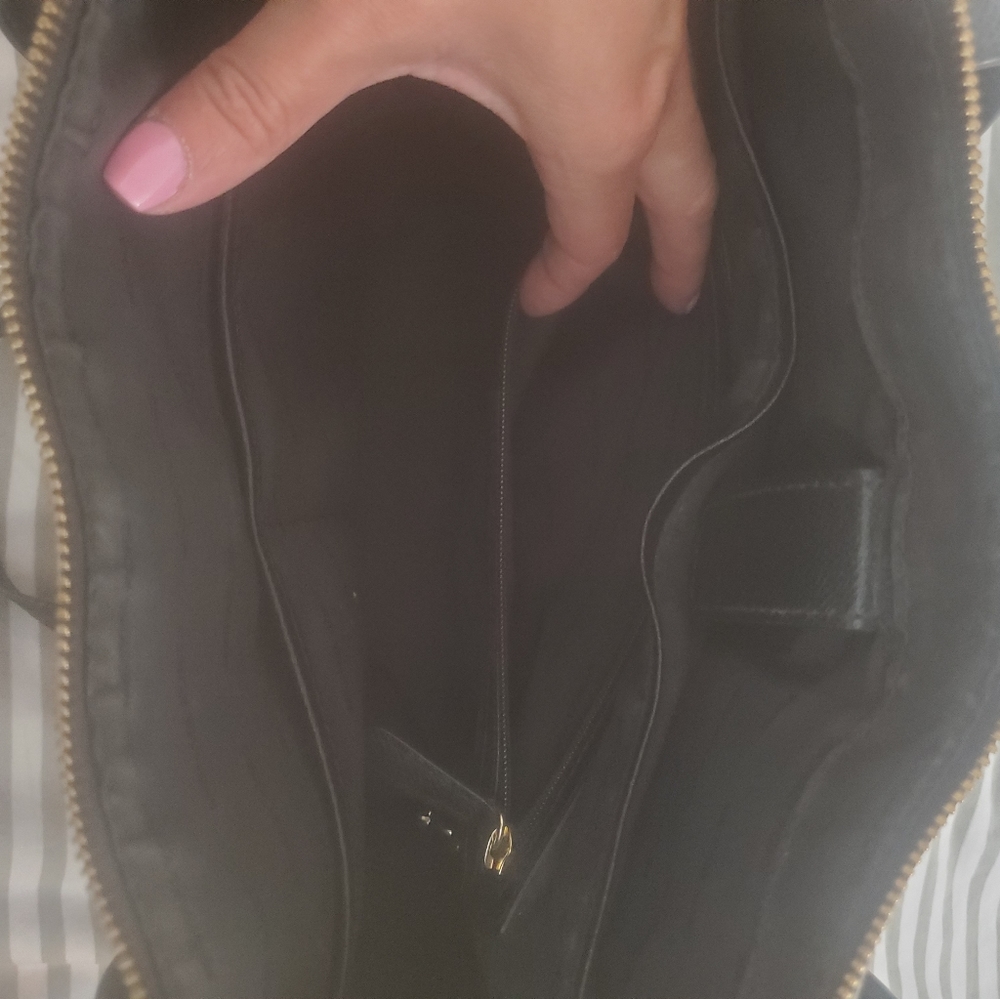 Michael Kors Large Black Bag - Picture 7 of 9
